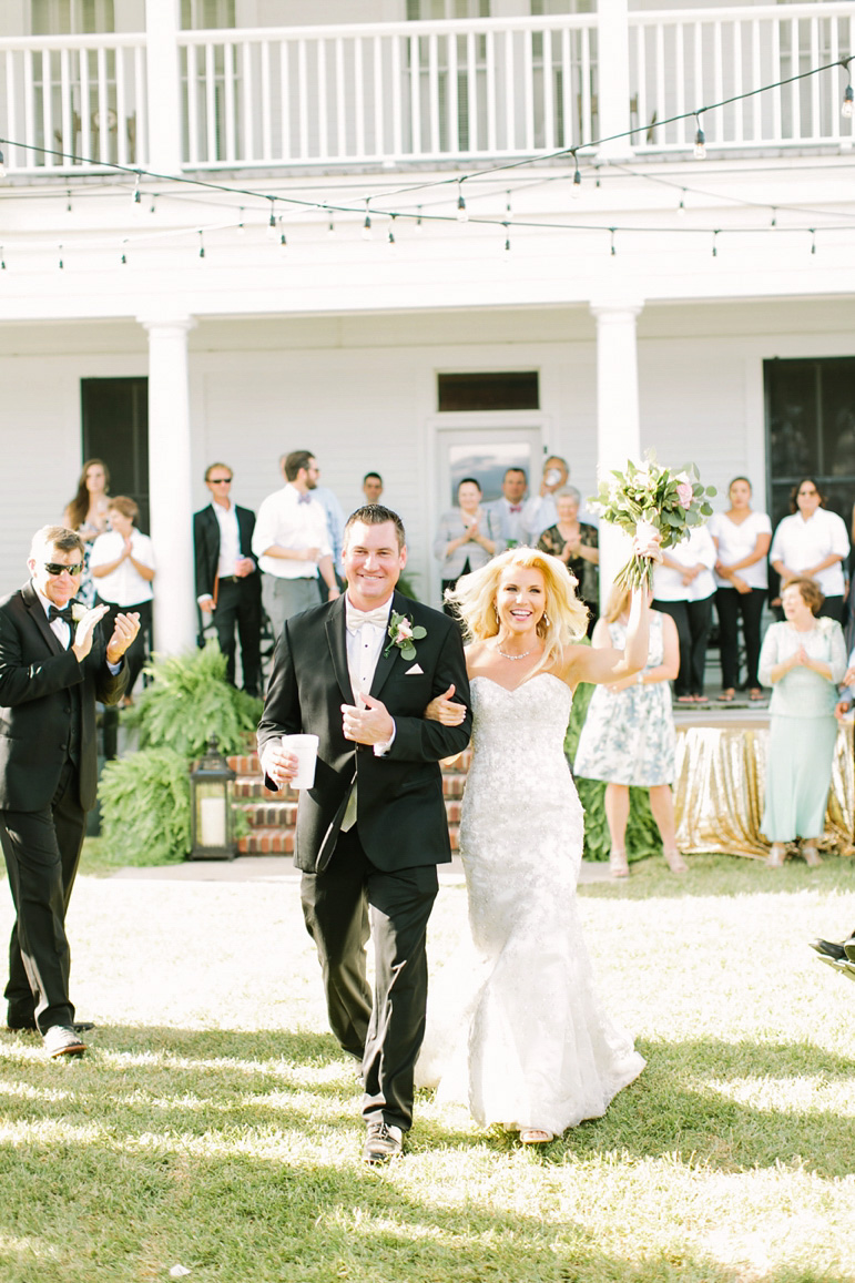 Country Texas Backyard Wedding // Mustard Seed Photography // www.mustardseedphoto.com
